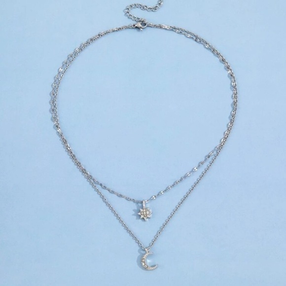 ✅- Silver Sun and Moon Necklace - Picture 2 of 2